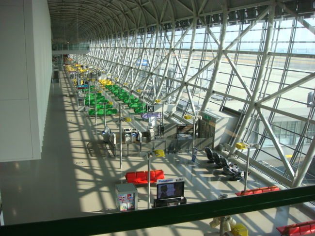 久しぶりのヨーロッパ。<br />ワクワクしながら待つ関空。