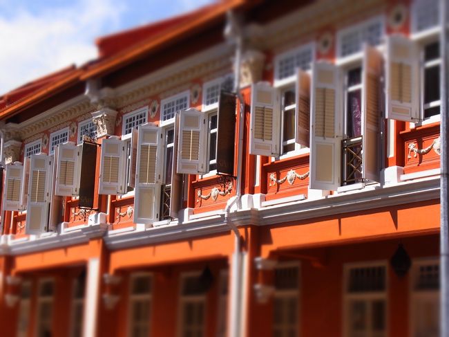 この辺り、一面カラフルなショップハウスが連なっているエリア。