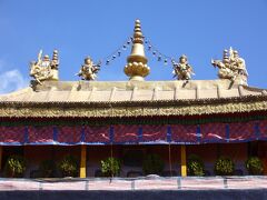 3/22
ジョカン寺、一人70元。
7世紀中期に創建された吐蕃時代の寺院。


