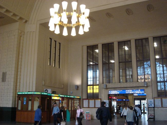 駅構内のホール<br />