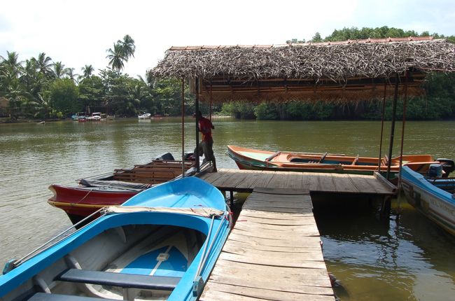 ベントタ<br />ボートサファリ乗り場<br /><br />この辺は、ボート乗り場がいっぱいある