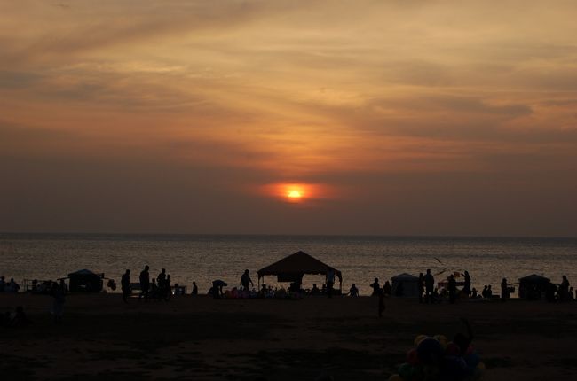 コロンボ<br />インド洋の夕陽<br /><br />この景色は5分と見られなかった<br />絶妙なタイミング