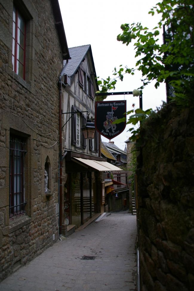 5/6（水）<br />モンサンミッシェルの朝。<br />チェックアウトは11時なので其れまでのんびり散策。<br />人が居ません。7:34。