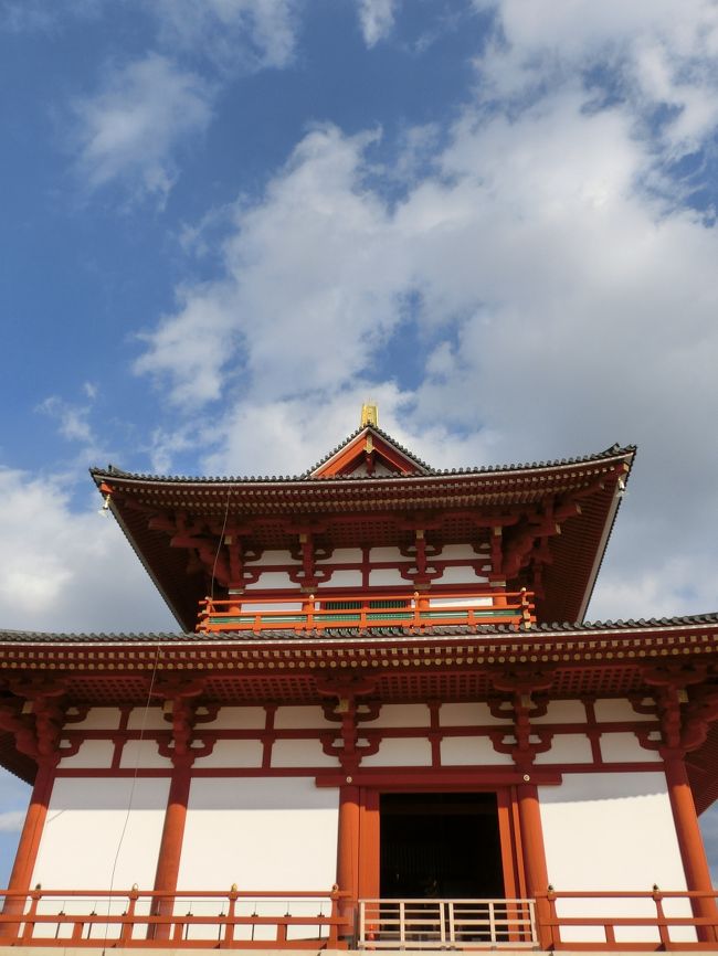 平城宮跡は、以前は田園だったため<br />その水分で、<br />遺跡や出土品が多く残ったんだそうだ。