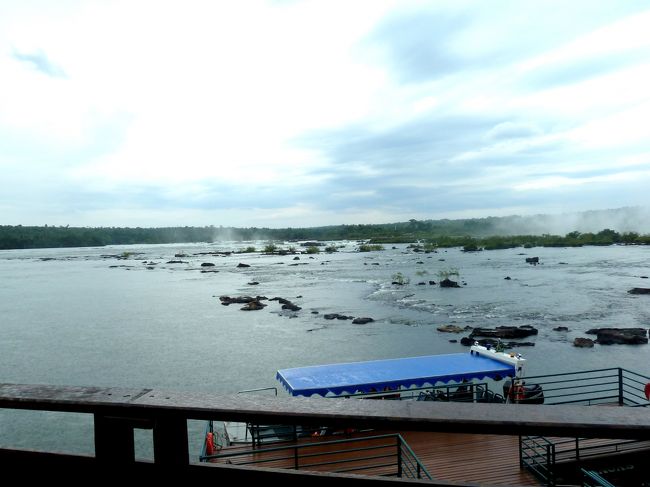 南米旅行中全メニュー（メニュー写真とメニュー名、写真付きレストラン名とその場所）<br />南米旨いもの<br />http://www.geocities.jp/tshinyhp/southamerica/memue/framemsamenue.html<br />