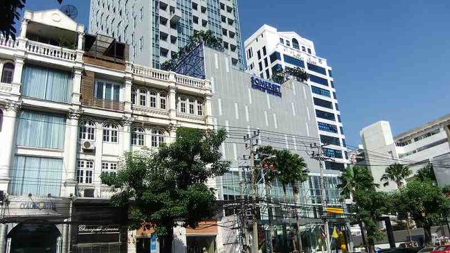 サマーセット・トンロー。チョット泊まれない。