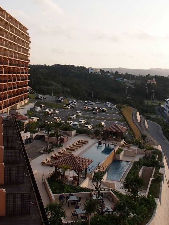 朝食は絶対に下で食べようねーとうきうき話していました。