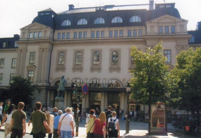 ストックホルム中央駅<br />とてもでかい駅です<br />色々施設があってとても便利です