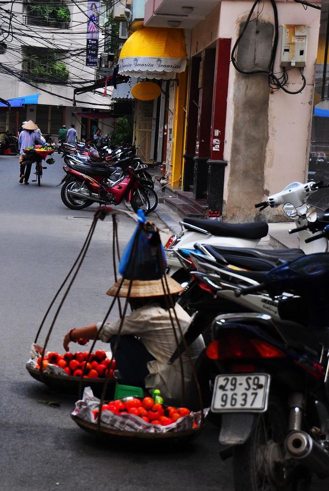早速声をかけてくる人が面倒くさくなったので、大通りを避けて細い通りを入っていくと、ローカルの日常が見れて面白い。