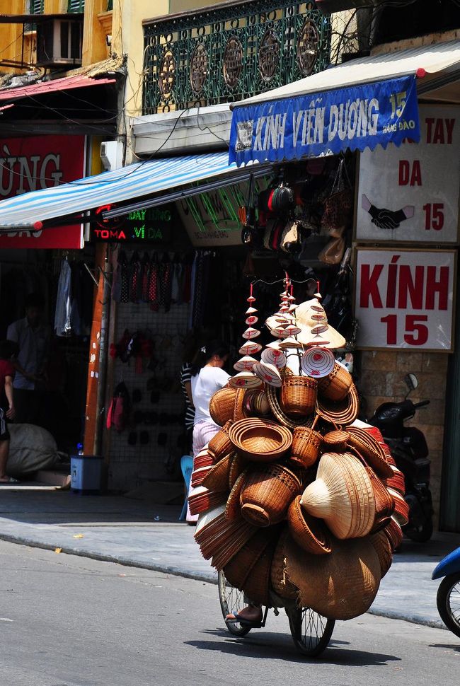 この笠屋さん、結構気になったんだけど、持ち帰るのにかさ張るからやっぱり買えなかった。もっと雨が降れば傘代わりに買ってもよかったんだけど。