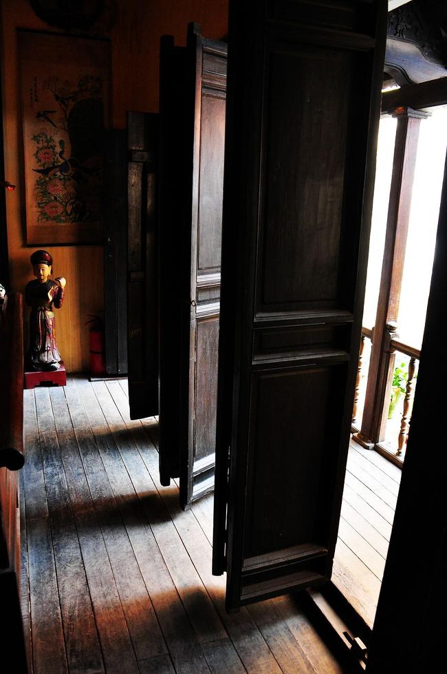 木造家屋で中国っぽい。<br />アジアの国々はどこも中国の影響が絶大なんだなぁ。