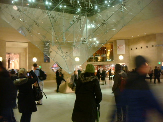 閉館までいたよ。<br />気分はダビンチコード。