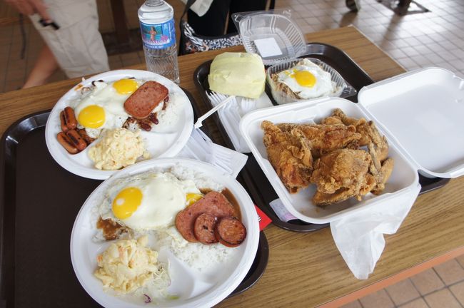 キラウエアロコモコ（チリコンカン入りロコモコ）、スーパーロコ（スパム、ソーセージ付ロコモコ）、カイルアピッグロコモコ、フライドチキン、チーズバーガー。 <br />どれも最高 ！！