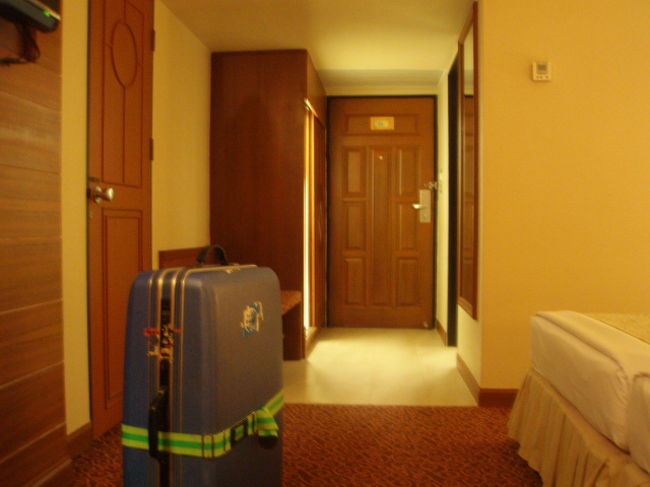 Q&amp;Aでホテルの相談をさせていただき、交通の便の良いASIAHOTELにしました。パヤタイから一駅ラーチャテーウィーで下車。連絡通路があるのですぐわかりました。<br />レセプションは感じ良し。