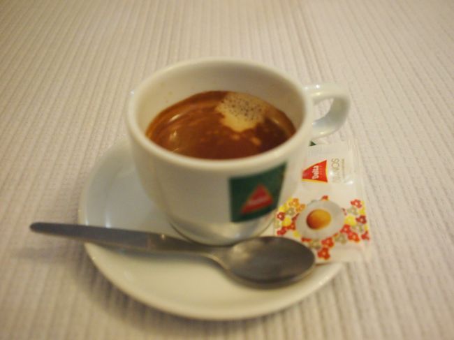 コーヒーも一緒に頼んだら　何故か　最初に出てきました。