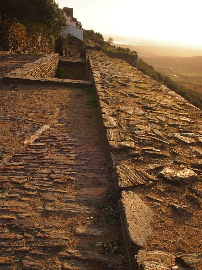 村の周囲、この辺りには　壁がありません。<br /><br />