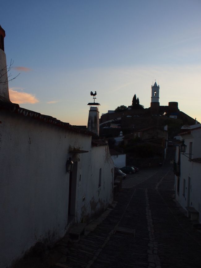 ５時１０分。　もうすぐ　バスの時間です。　戻らねばなりません。　