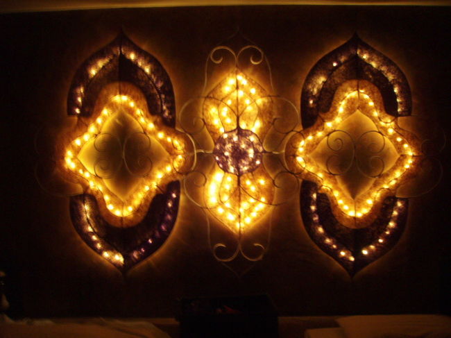 そして、アジアンハーブアソシエイション。結構混んでいました。予約してよかった。１６２０バーツのコース。<br />こんにゃくのスクラブ、オイルマッサージ、ハーバルボールのセットです。<br />こんにゃくのスクラブはお肌つるつる。ただ、歩いて筋肉痛であったため、マッサージが辛かった。眠れなかった。次の日、すごく軽くなっていましたが。