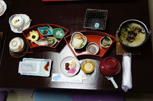 まつや千千での朝食。
