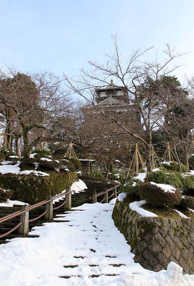 国の重要文化財にも指定され、<br /><br />現存する日本最古の天守閣と言われているそうです。<br /><br />