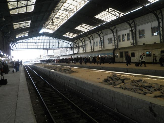 首都の駅ですが、結構きていますね。