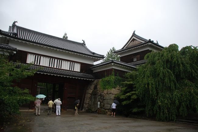 松代9:48→屋代10:02着10:07発→上田10:29<br /><br />上田駅より徒歩10分程。<br />10:45上田城。<br />【上田城：別名、尼ヶ淵城、真田城etc。平城。天守無し。日本100名城スタンプラリー49城目。】<br />