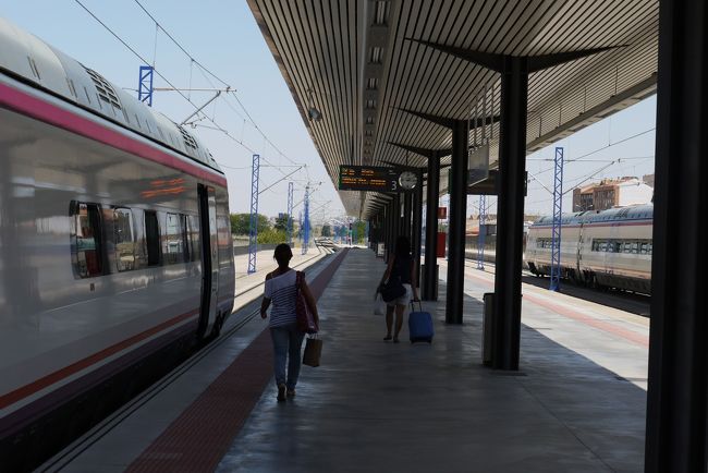 スペイン版の新幹線「AVE」にてマドリッドに戻ります。