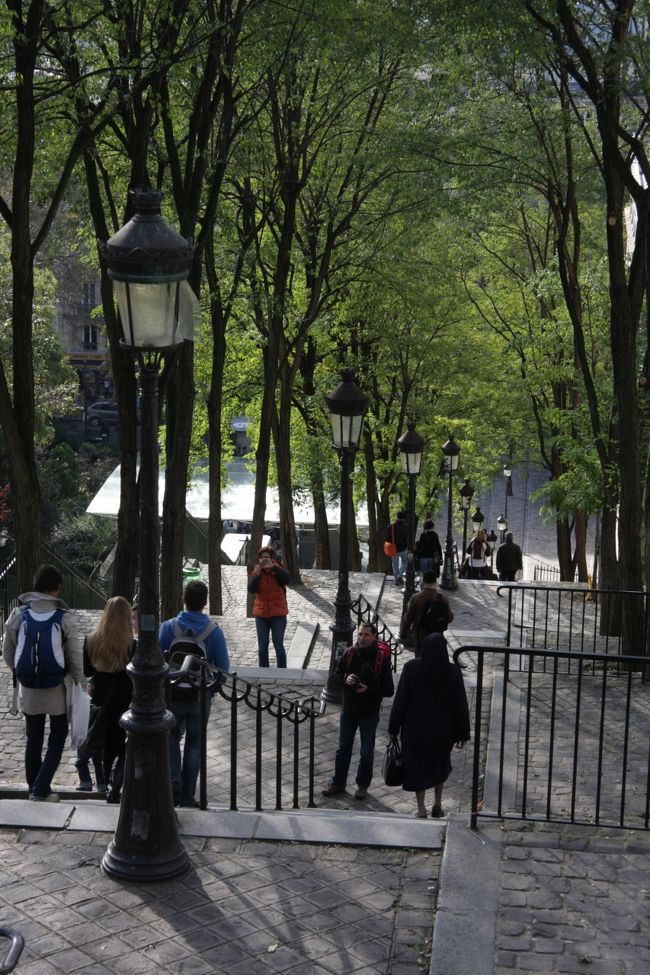 サクレクール寺院と似顔絵画家のテルトル広場2011⑲Montmartre