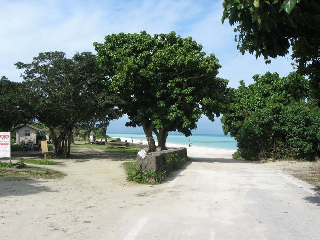 途中道に迷いながら、島の西海岸にあるコンドイビーチに到着。