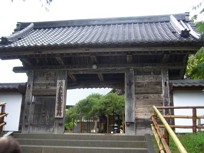 この門をくぐった先には・・・