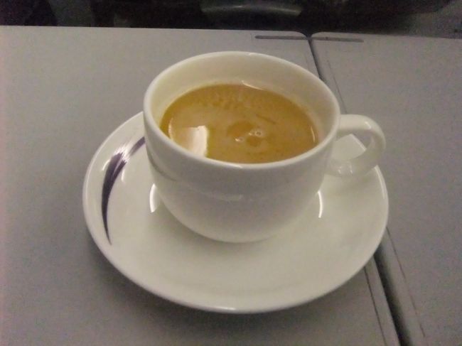 最後にジャスミンティーを頼んでみた。<br /><br />CIのビジネスは食事がなかなかおいしかったです。<br />また贅沢したい時に利用したいと思います。<br /><br />