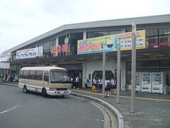 終着駅の花巻駅に到着しました。ここで約３０分のインターバルがあったので途中下車して駅の外をぶらぶらしてみました。