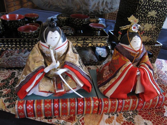 <br /><br />親王飾りがふたつ