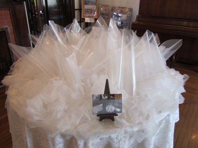 <br />日差しはこおテーブルまで届くのです。<br /><br /><br />届いたときの景色を見たかった。。。<br /><br /><br /><br />このときの時間は１２時半