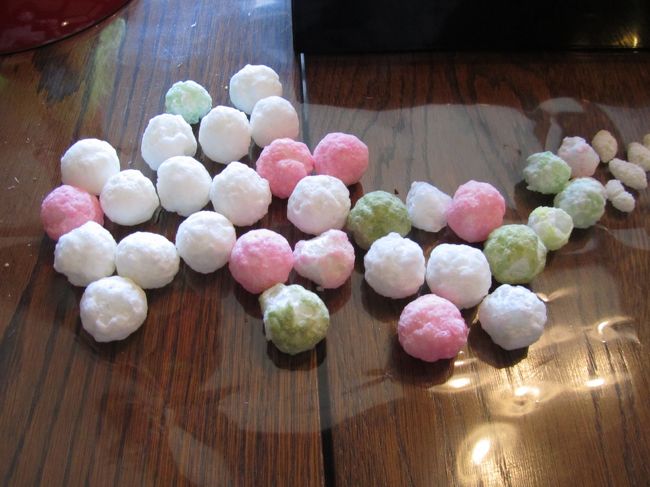 <br /><br /><br />ひなあられ