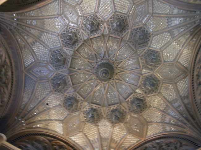 天井も素晴らしい。