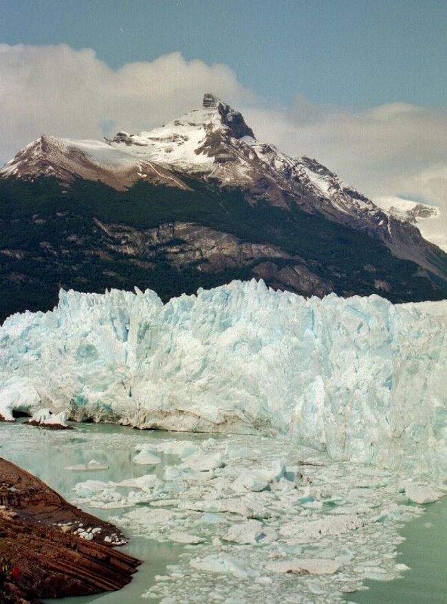 ツアーの本命、ペリト・モレノに到着。天気も氷河もあっぱれ！！