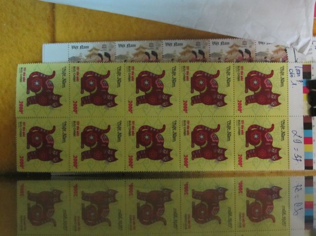 空港構内にある郵便局・・・<br />ネコの切手が欲しい　けれど、休みでした。<br /><br />