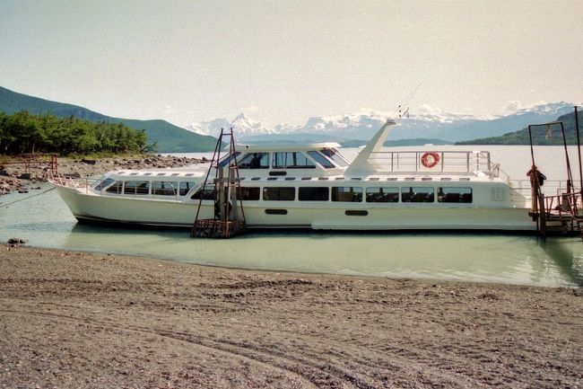 オネリ氷河では上陸