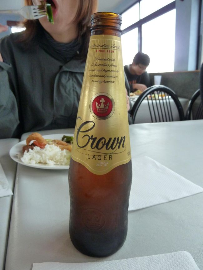 ここで本日２本目のビール。<br /><br />事前準備でかなり参考にした「まごしど」で、<br />色々なOZビールをチェックしていました。<br />http://www.magosido.com/tips/beer/index.htm<br /><br />なので、できる限り色んな種類のビールを飲みたいと思い、<br />この旅行中Day1からDay6までは全て異なる種類のビールを飲みました。<br />計15種類（数え間違えていなければ）