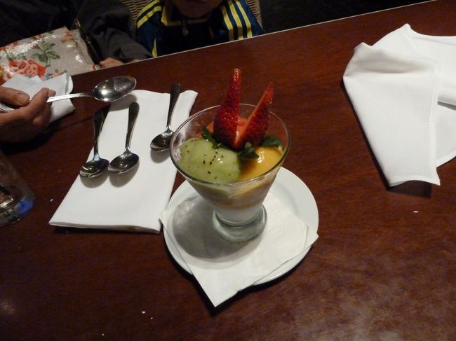 最後にお口直しでデザートを頼みました。<br /><br />ごちそうさまでした。