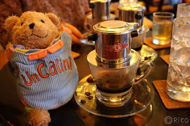 まずはチュングエンコーヒーにてベトナムコーヒー。
