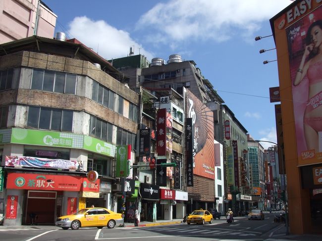 ホテルへ向かう街並み。