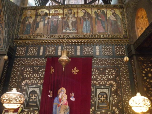 純粋な？キリスト教の教会ではない気がしますが、素晴らしい内装でした。