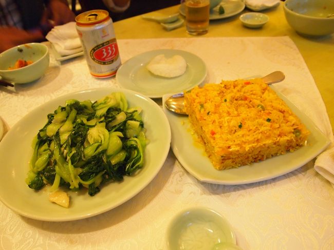 チャーハンは蓮の花の形に盛り付けられて出てきました。<br />写真じゃわかりづらいですね。