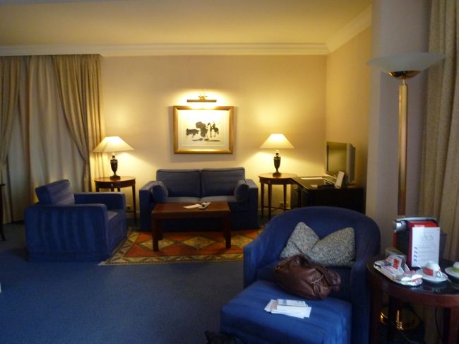 ブリュッセルの　ホテルは　「ル　メリディアン」<br />駅に近いし便利でした。