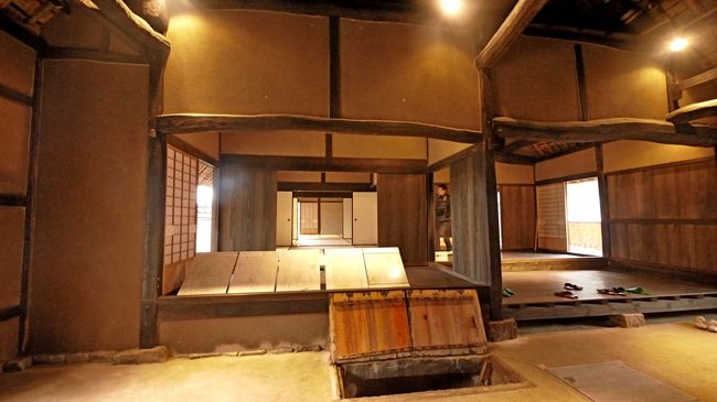 台所側から部屋の方