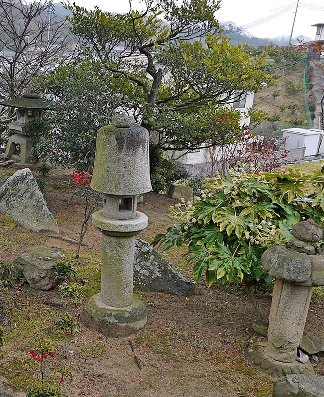 こむそう燈籠　珍しいと