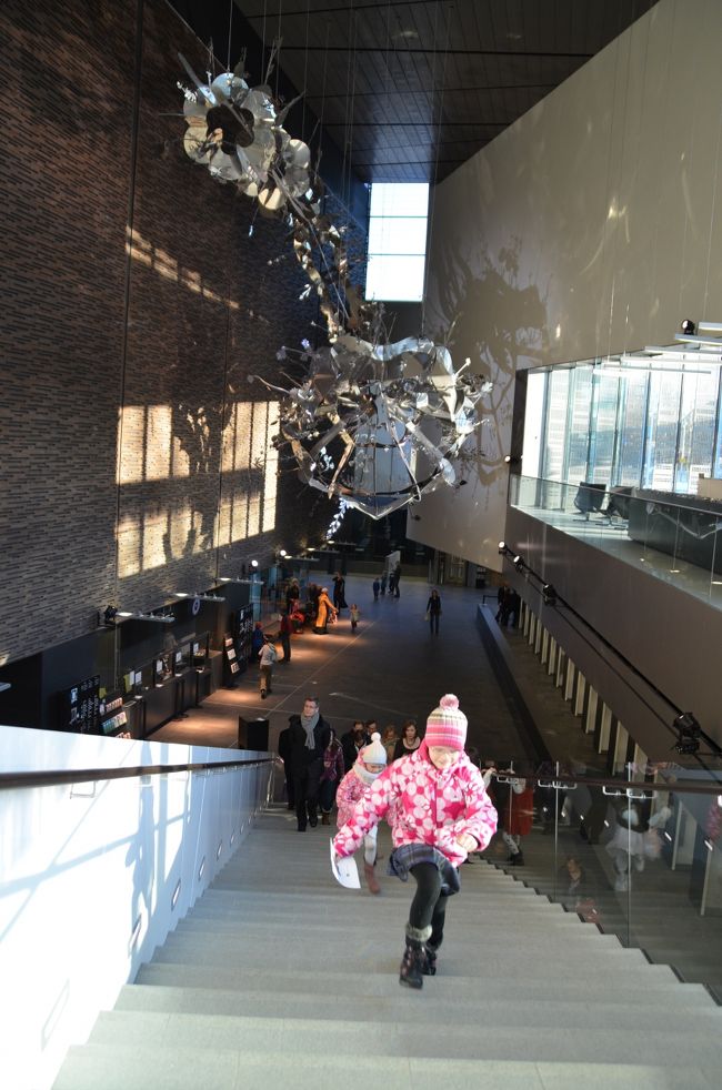 新しいミュージックセンターのロビー内部