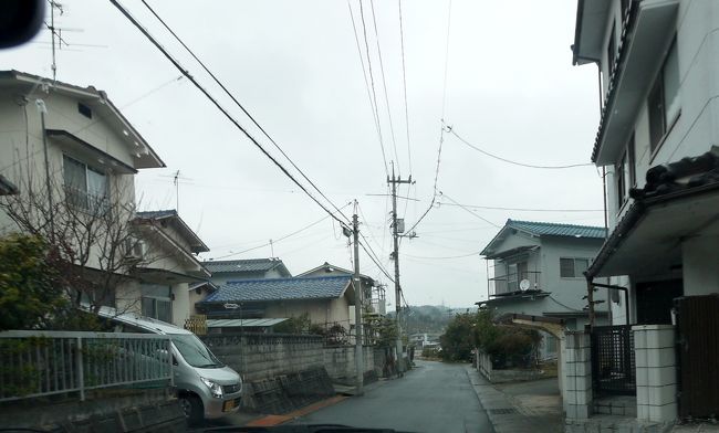 狭い道を県道へ